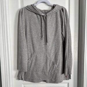 LIVI hooded long sleeve tee